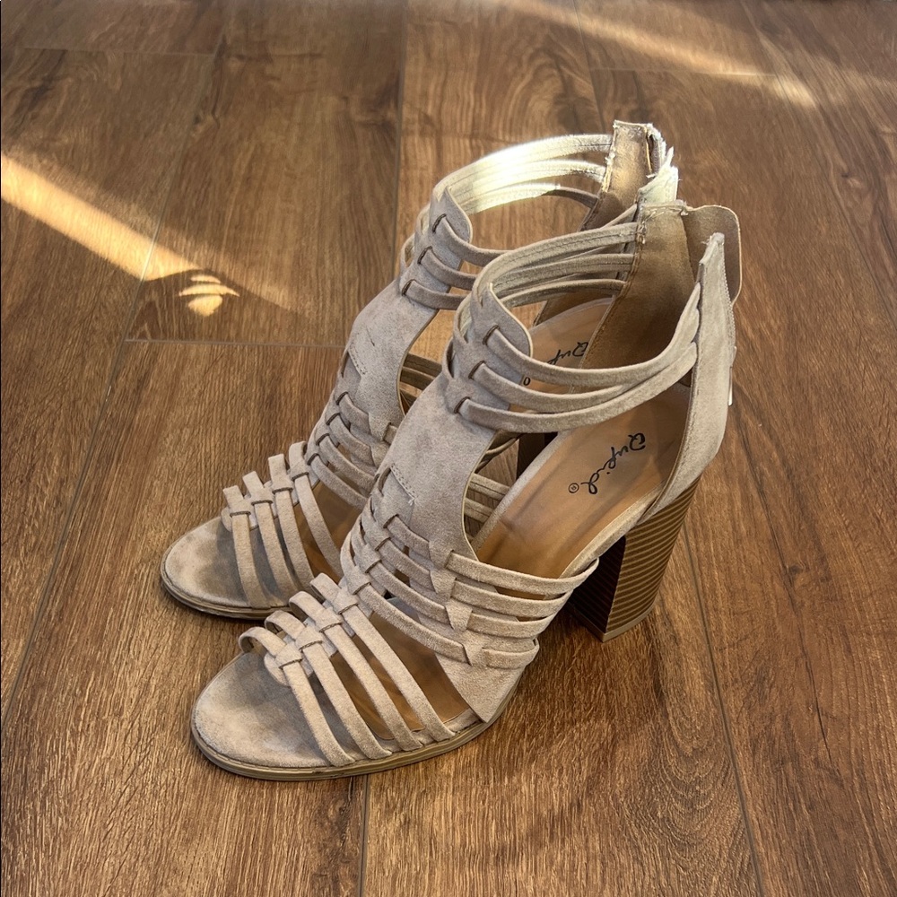 Qupid Beige Strappy Heeled Sandals